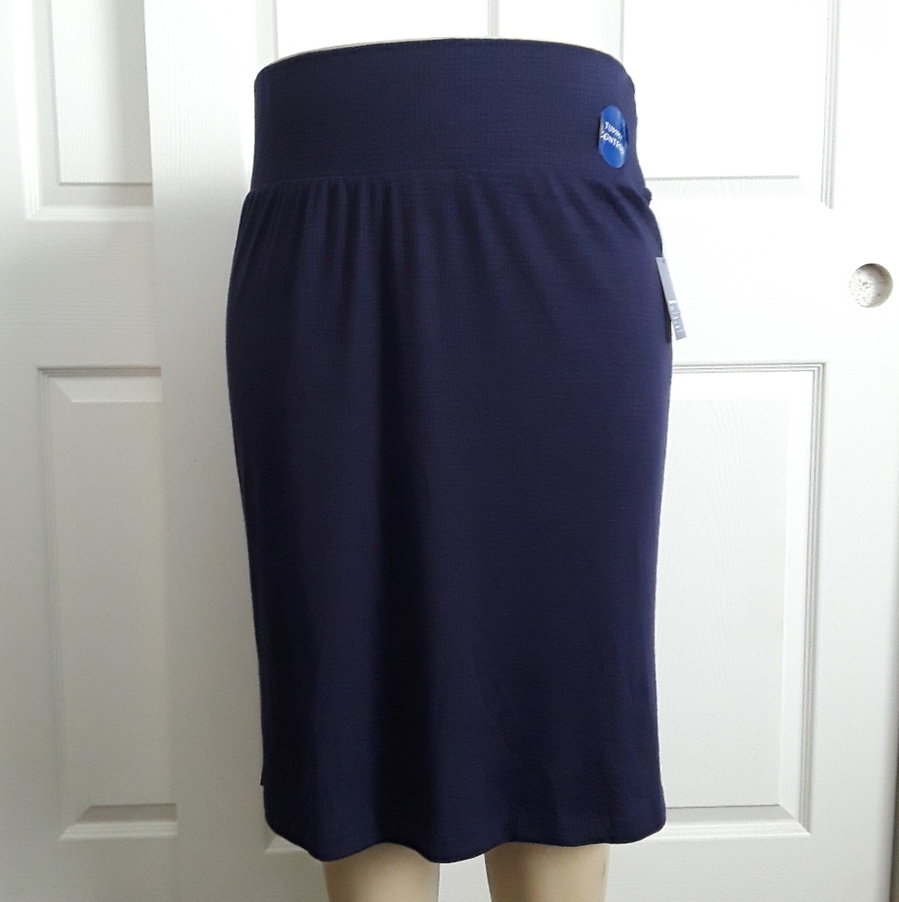 APT.9  SKIRT SIZE L